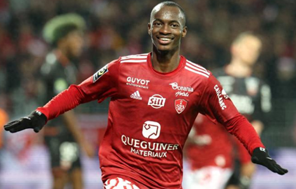 年轻球员崭露头角，法甲联赛崛起新星