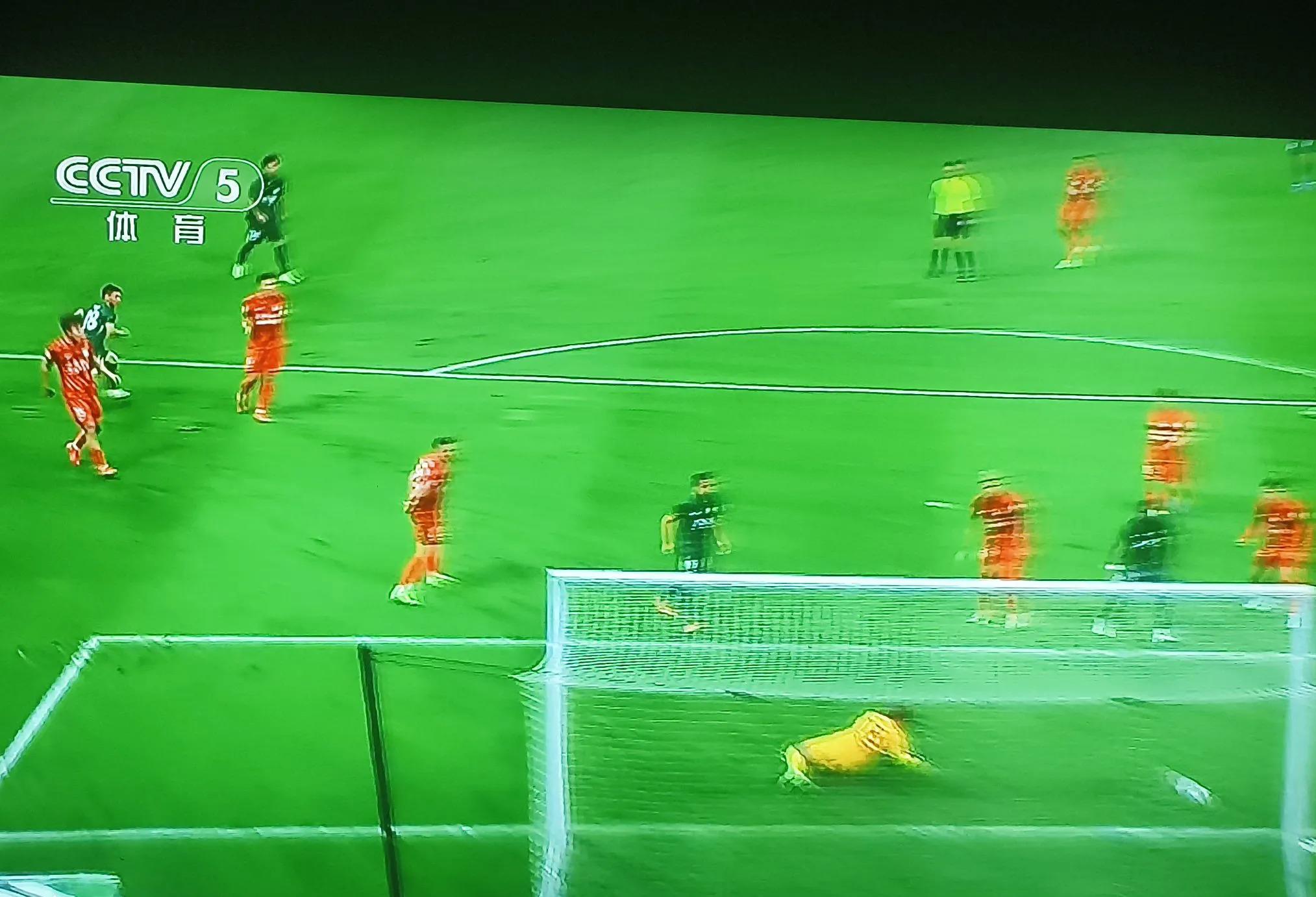 中超比赛强队交锋,胜负难料局面展开 中超比赛强队交锋,胜负难料局面展开