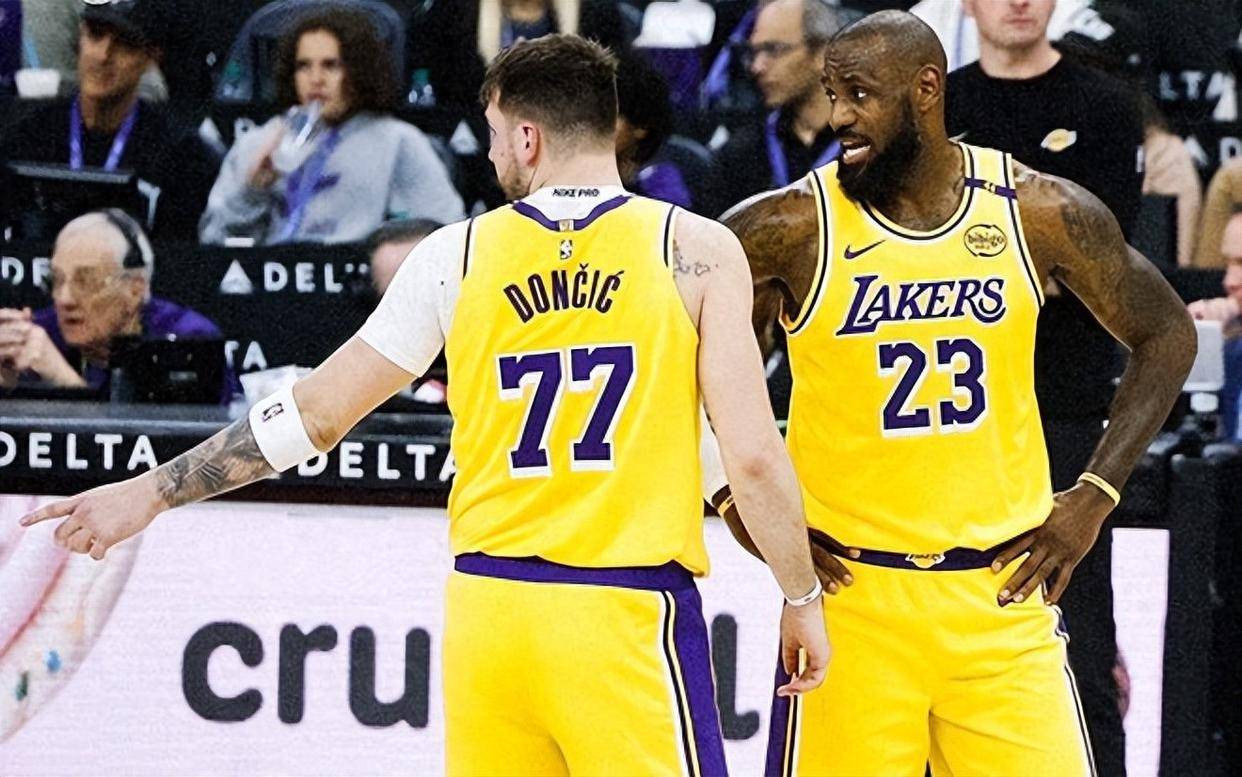 湖人不敌爵士，戴维斯分挥泪战败，球队低迷的简单介绍