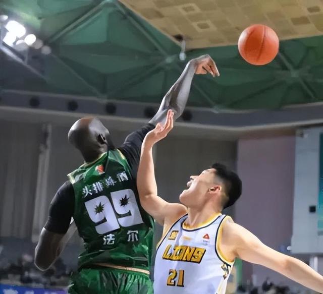 欧洲篮球顶级联赛开启新赛季，球队备战热火朝天