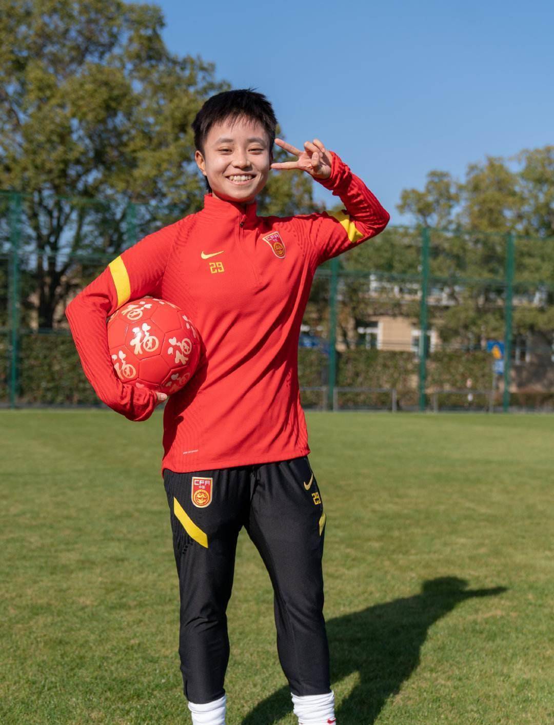 科特迪瓦女足队员获得最佳射手奖