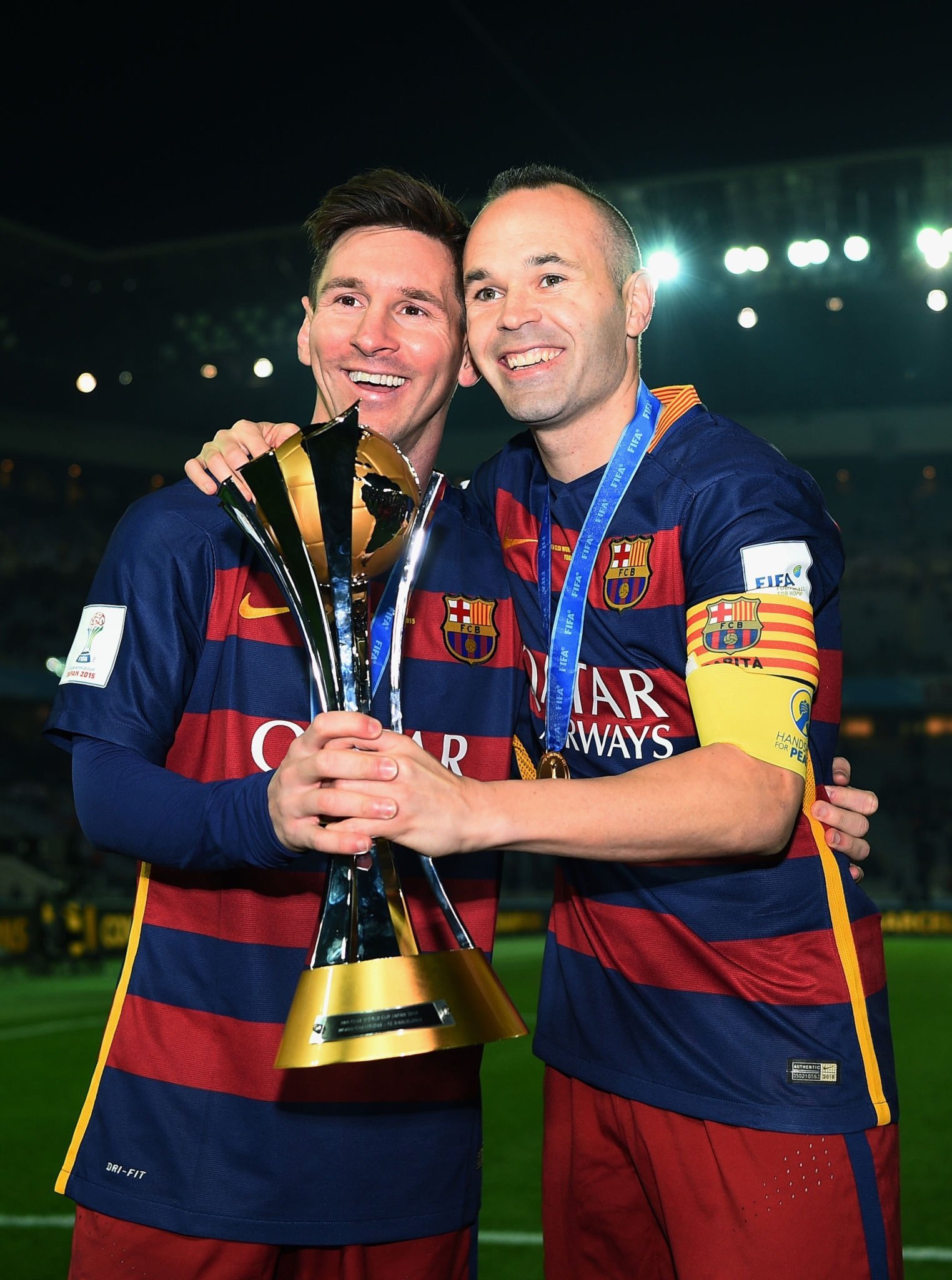 梅西绝杀捧杯,巴萨盼冠军梦想成真 梅西绝杀捧杯,巴萨盼冠军梦想成真