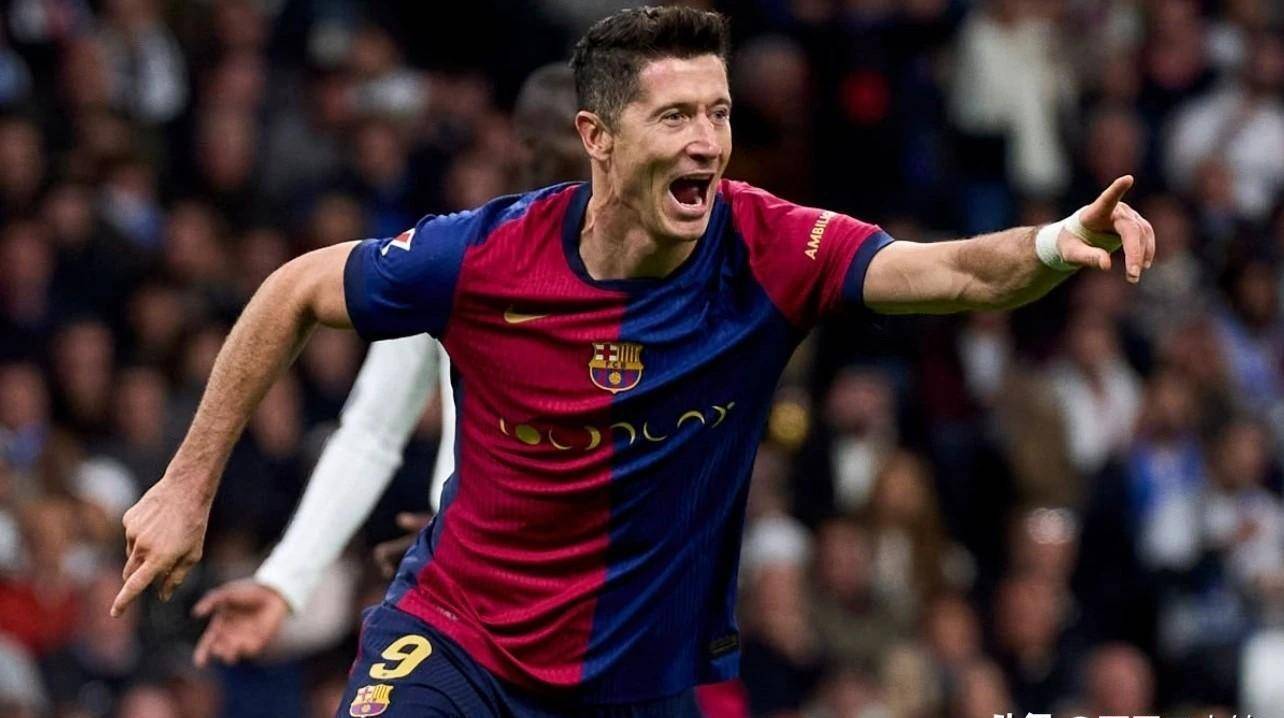 巴萨球员被罚下场,比赛陷入被动 巴萨球员被罚下场,比赛陷入被动