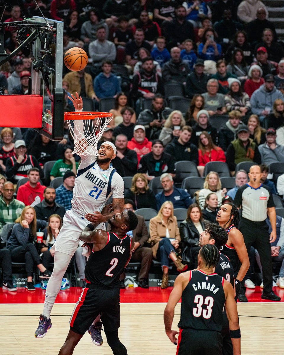 开拓者惨败独行侠，西蒙斯28分的简单介绍