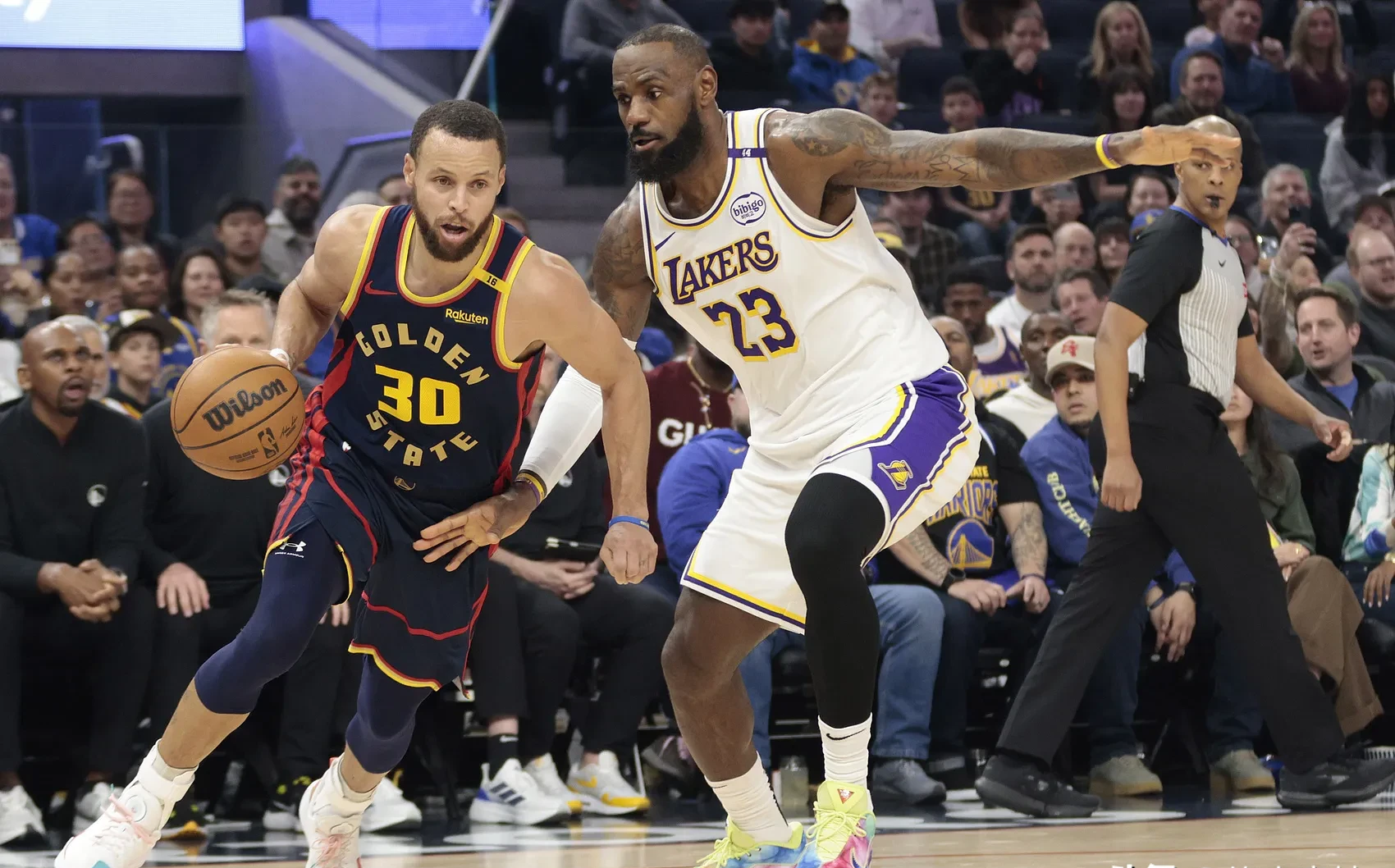 勇士客场战胜湖人，连胜三场