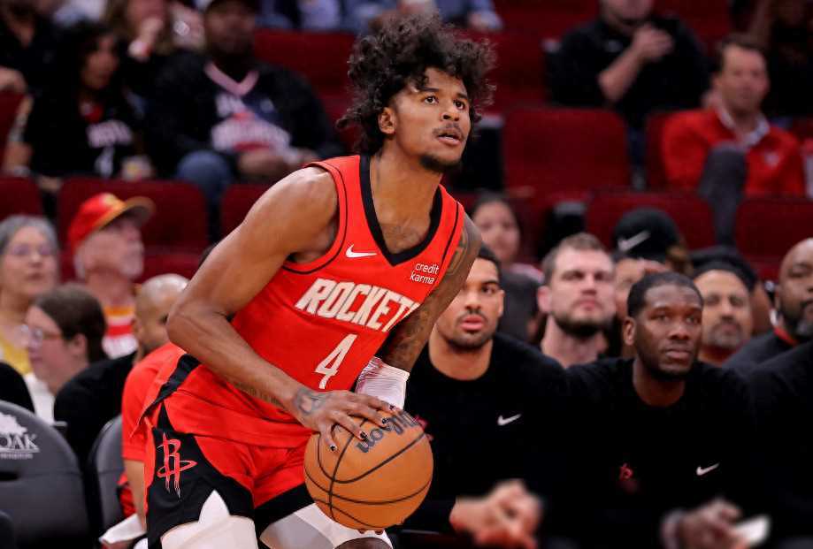 火箭主场力克开拓者,全队发挥出色 火箭主场力克开拓者,全队发挥出色