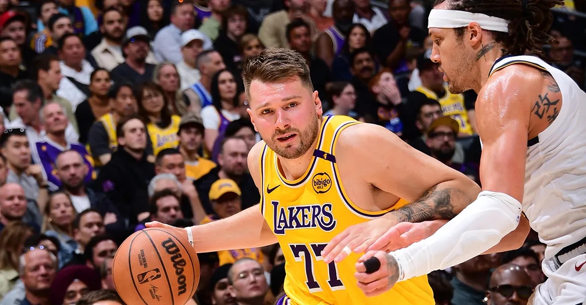 湖人击败掘金，晋级季后赛