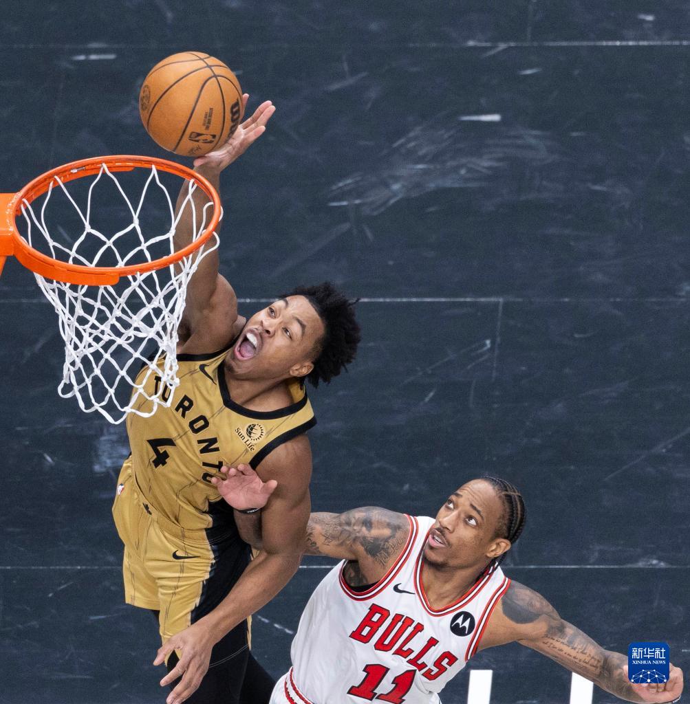 包含猛龙战胜公牛，西亚卡姆贡献31分的词条