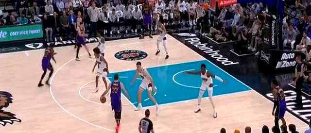 湖人力克灰熊，东西区对决实力均衡的简单介绍